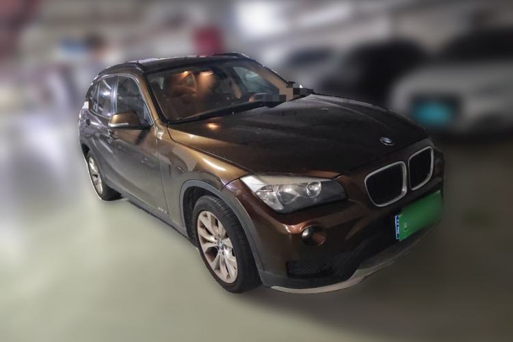 Used BMW X1 2014 sDrive18i Fashion Model Front Right 45 Deg