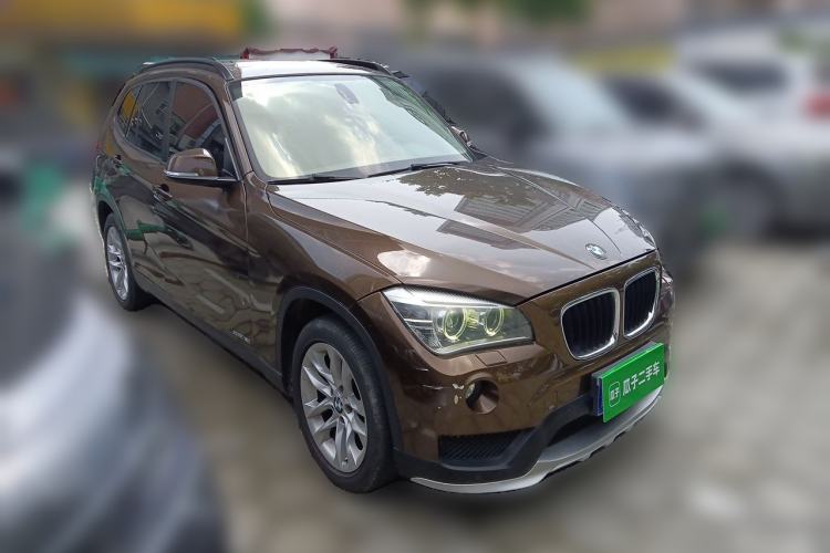 Used BMW X1 2014 sDrive18i Leading Model Front Right 45 Deg