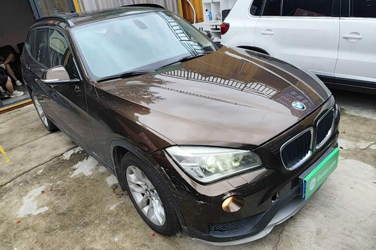 Used BMW X1 2014 sDrive18i Leading Model Front Right 45 Deg
