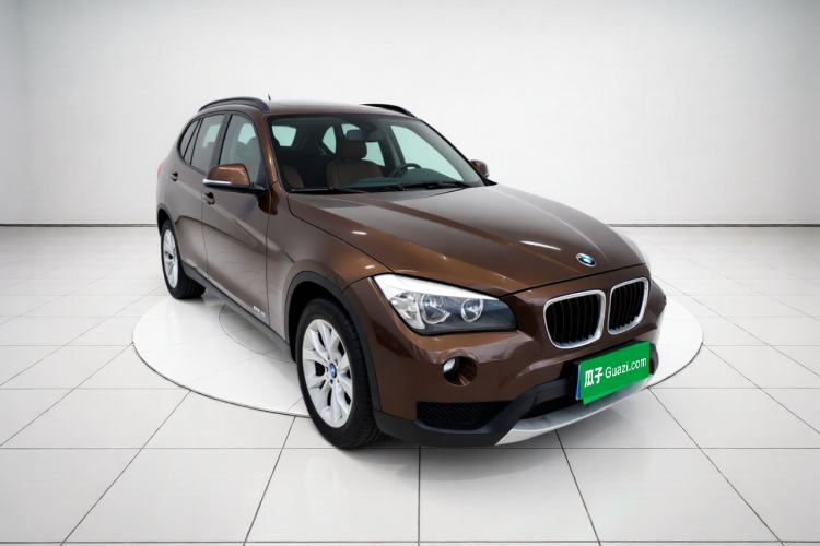 Used BMW X1 2014 sDrive18i Fashion Model Front Right 45 Deg