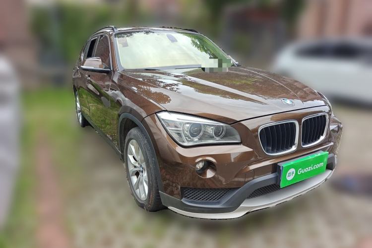 Used BMW X1 2014 sDrive18i Fashion Model Front Right 45 Deg