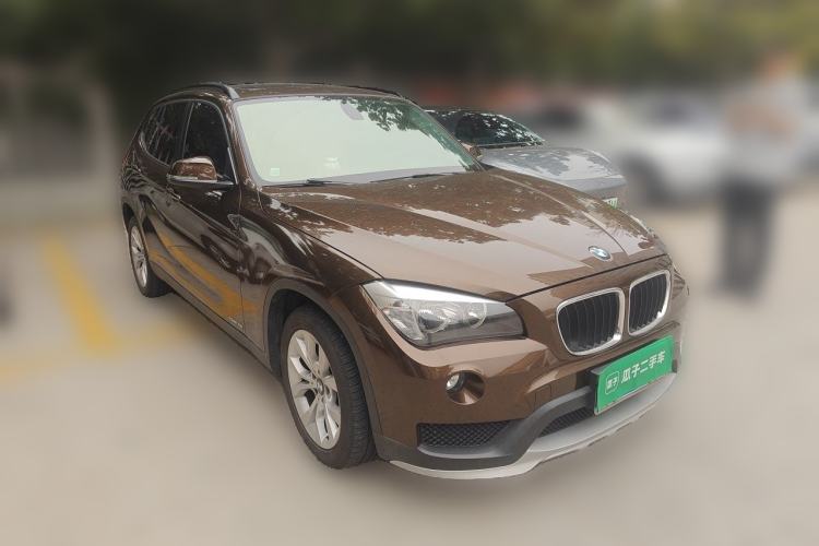 Used BMW X1 2014 sDrive18i Fashion Model Front Right 45 Deg