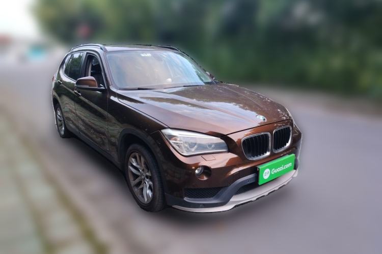 Used BMW X1 2014 sDrive18i Leading Model Front Right 45 Deg