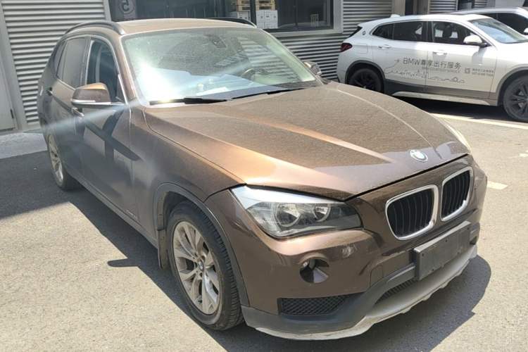 Used BMW X1 2014 sDrive18i Fashion Model Front Right 45 Deg