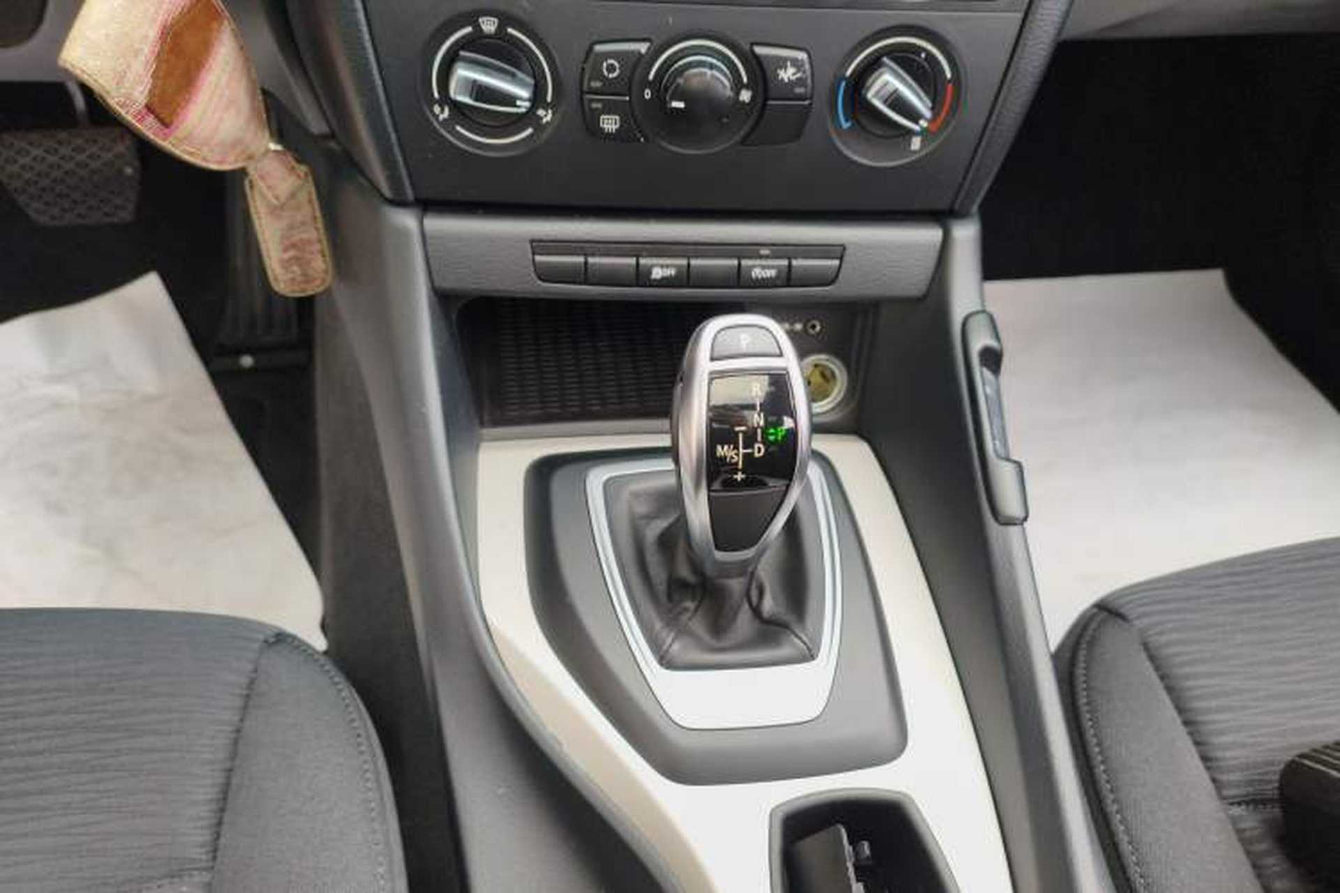 Used BMW X1 2014 sDrive18i Fashion Model Gear Lever