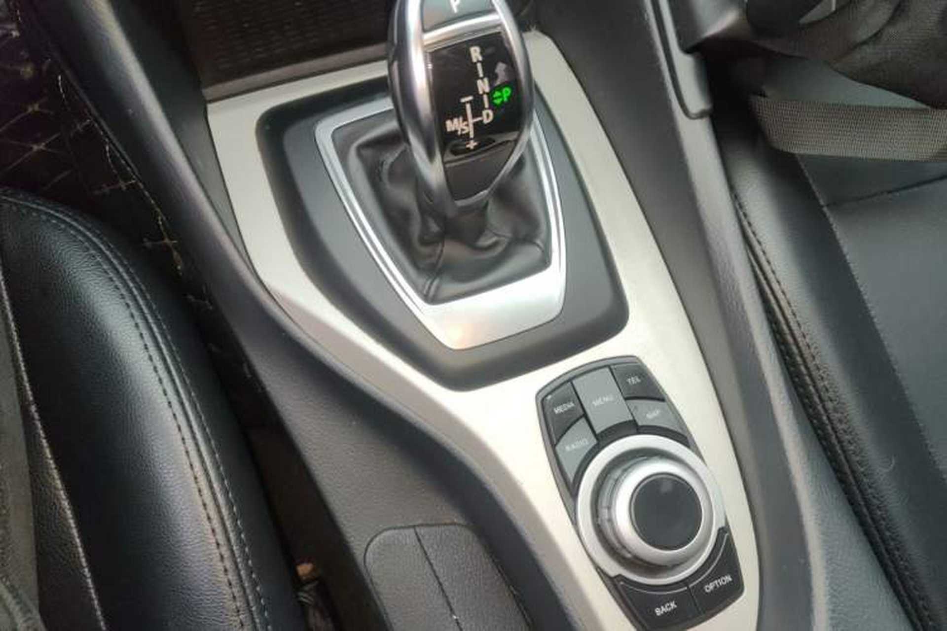 Used BMW X1 2014 sDrive18i Fashion Model Gear Lever