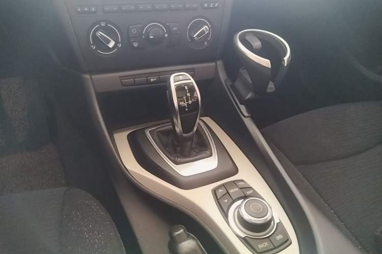 Used BMW X1 2014 sDrive18i Fashion Model Gear Lever