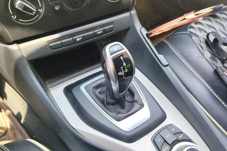 Used BMW X1 2014 sDrive18i Fashion Model Gear Lever