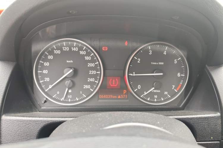 Used BMW X1 2014 sDrive18i Fashion Model Instrument Cluster