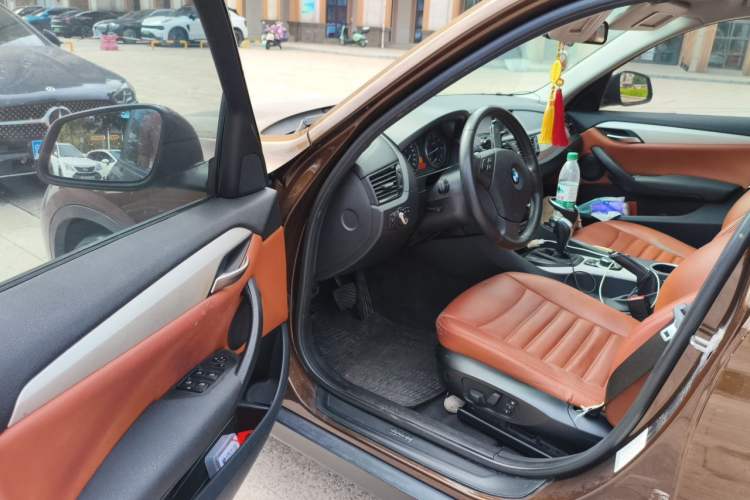 Used BMW X1 2014 sDrive18i Fashion Model Interior 3