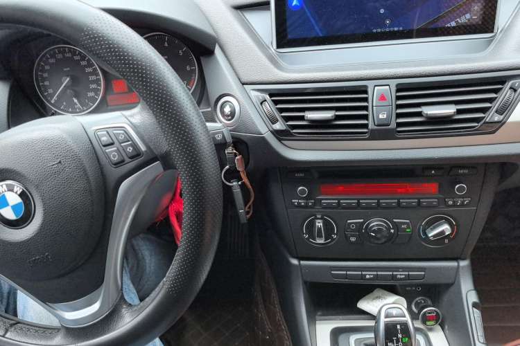 Used BMW X1 2014 sDrive18i Fashion Model Interior 3
