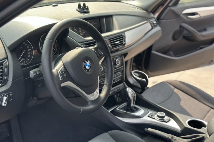Used BMW X1 2014 sDrive18i Leading Model Interior 3