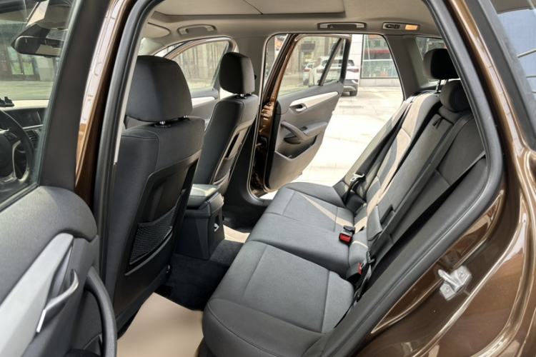 Used BMW X1 2014 sDrive18i Leading Model Interior 4