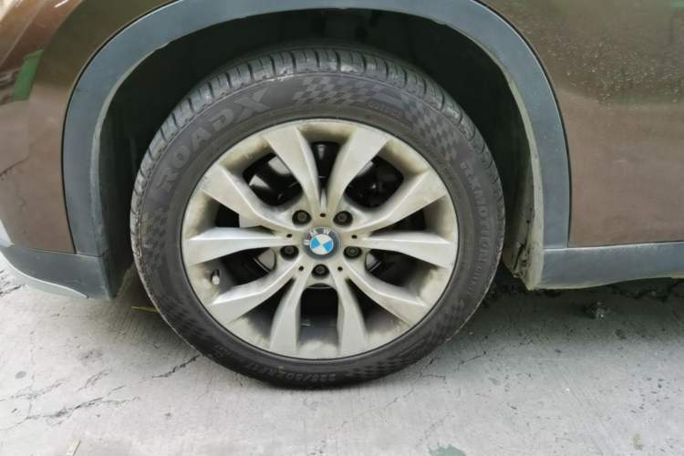 Used BMW X1 2014 sDrive18i Fashion Model Left Front Wheel Hub