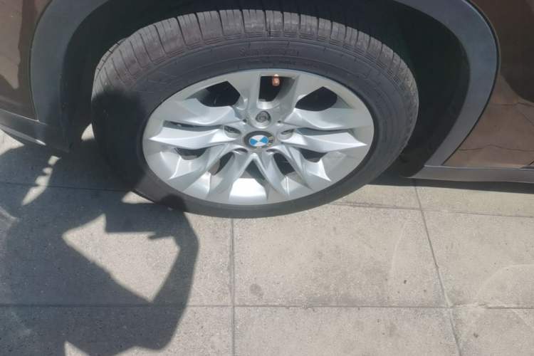 Used BMW X1 2014 sDrive18i Leading Model Left Front Wheel Hub