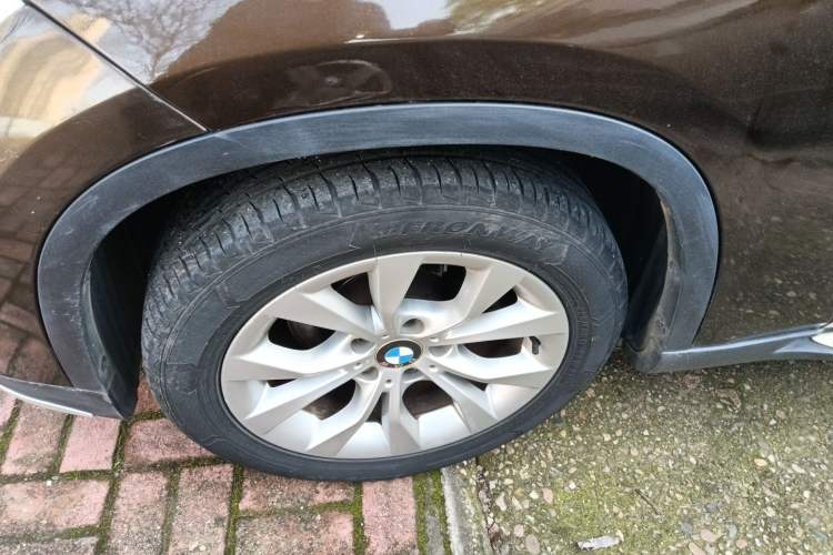Used BMW X1 2014 sDrive18i Fashion Model Left Front Wheel Hub