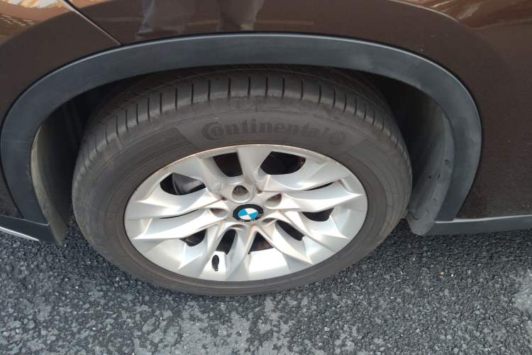 Used BMW X1 2014 sDrive18i Leading Model Left Front Wheel Hub