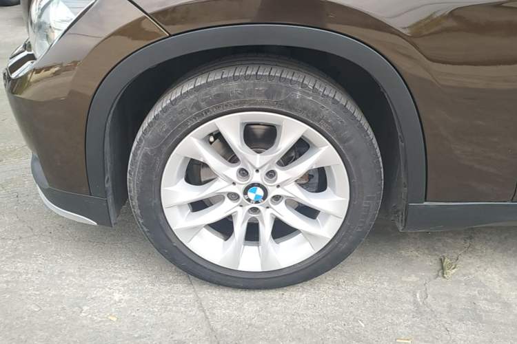 Used BMW X1 2014 sDrive18i Leading Model Left Front Wheel Hub