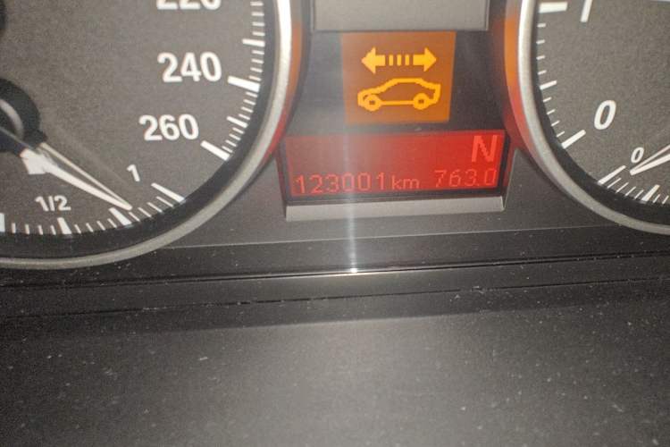 Used BMW X1 2014 sDrive18i Leading Model Odometer Close Up