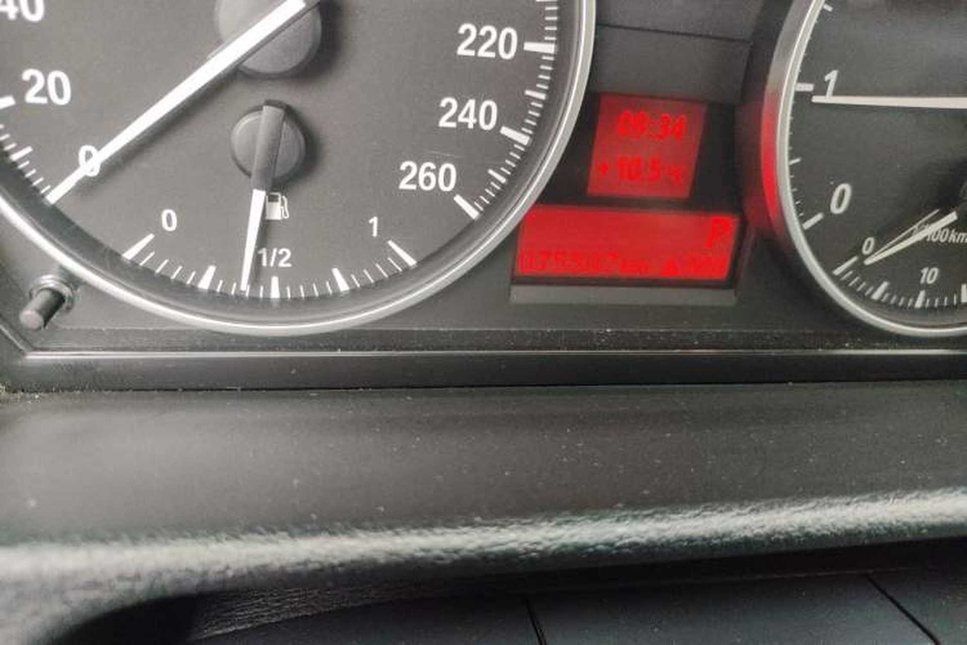 Used BMW X1 2014 sDrive18i Leading Model Odometer Close Up