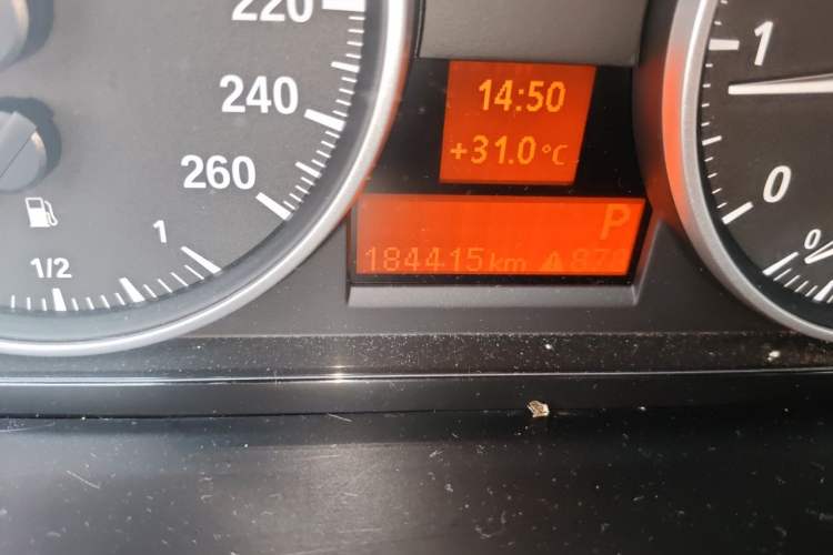 Used BMW X1 2014 sDrive18i Fashion Model Odometer Close Up
