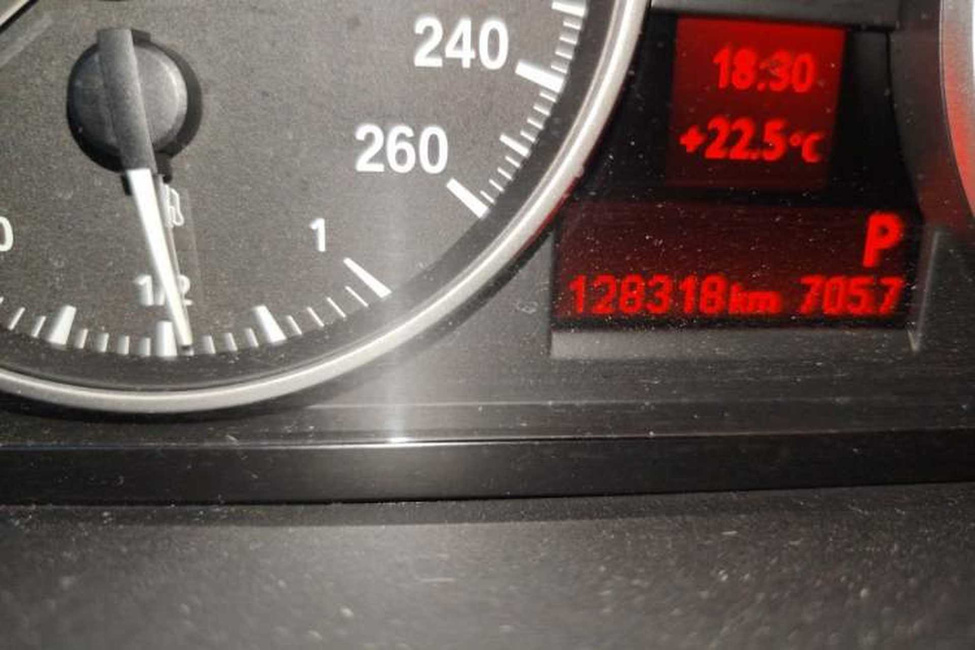 Used BMW X1 2014 sDrive18i Leading Model Odometer Close Up