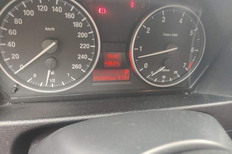 Used BMW X1 2014 sDrive18i Fashion Model Odometer Close Up