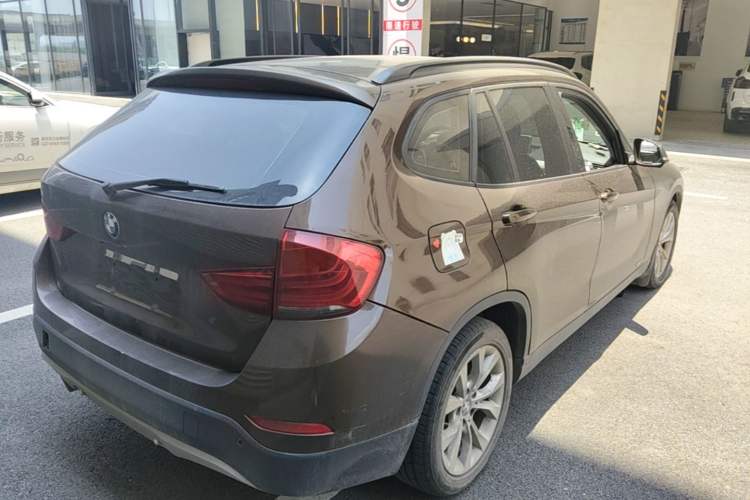 Used BMW X1 2014 sDrive18i Fashion Model Rear Right 45 Deg