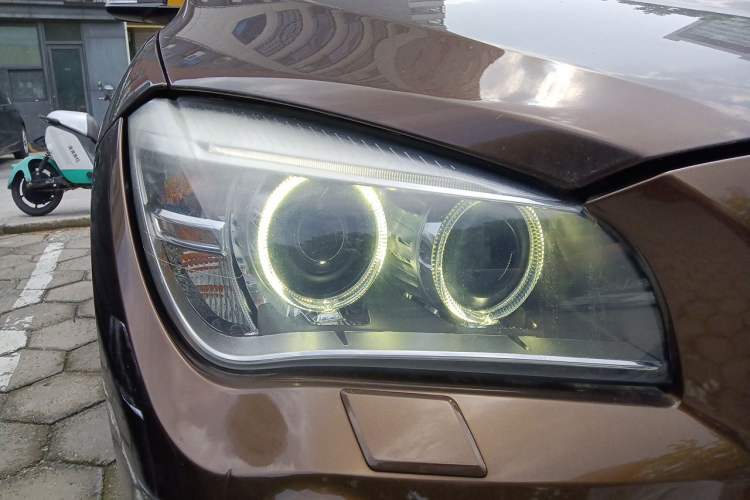 Used BMW X1 2014 sDrive18i Leading Model Right Front Headlight