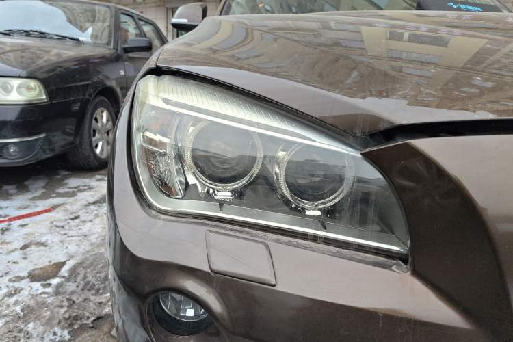 Used BMW X1 2014 sDrive18i Leading Model Right Front Headlight