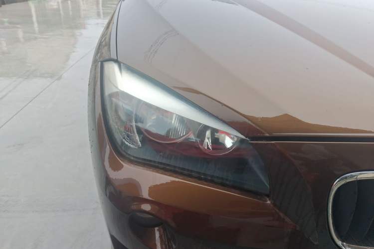 Used BMW X1 2014 sDrive18i Fashion Model Right Front Headlight