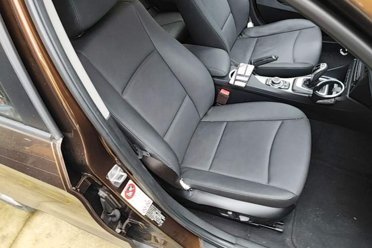 Used BMW X1 2014 sDrive18i Leading Model Right Front Seat