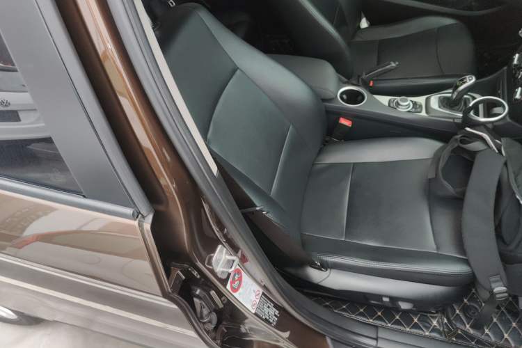Used BMW X1 2014 sDrive18i Fashion Model Right Front Seat