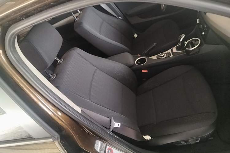 Used BMW X1 2014 sDrive18i Fashion Model Right Front Seat