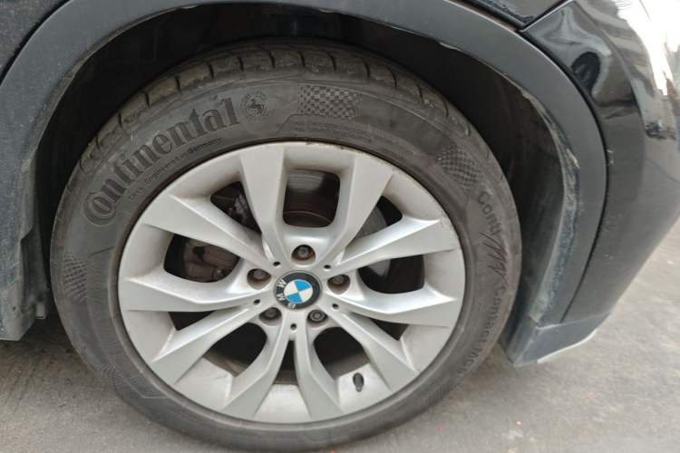 Used BMW X1 2014 sDrive18i Fashion Model Right Front Wheel Hub