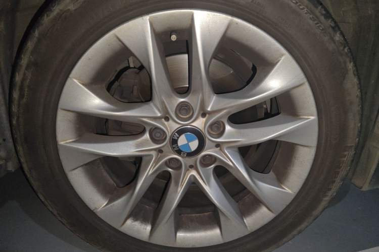 Used BMW X1 2014 sDrive18i Leading Model Right Front Wheel Hub