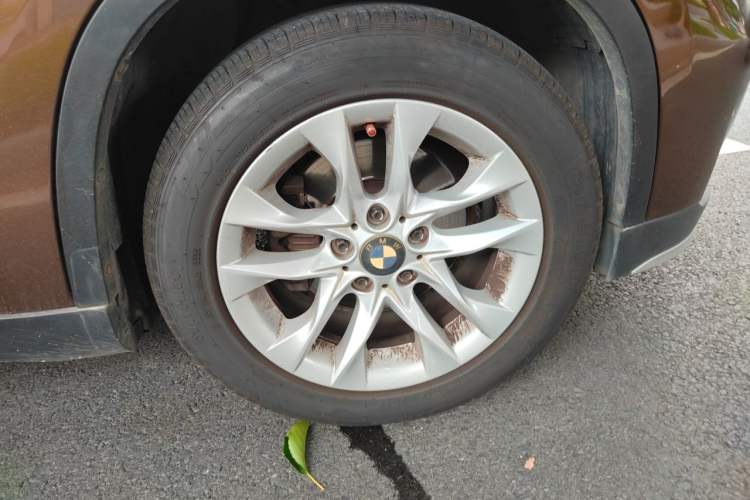 Used BMW X1 2014 sDrive18i Leading Model Right Front Wheel Hub