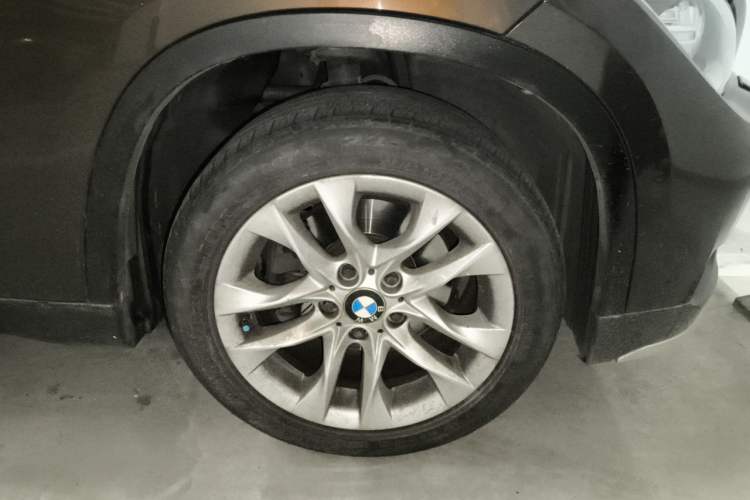 Used BMW X1 2014 sDrive18i Leading Model Right Front Wheel Hub