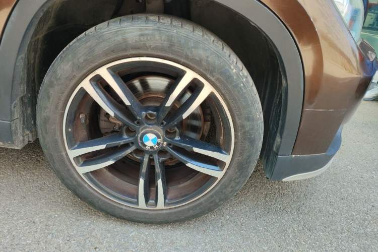 Used BMW X1 2014 sDrive18i Leading Model Right Front Wheel Hub