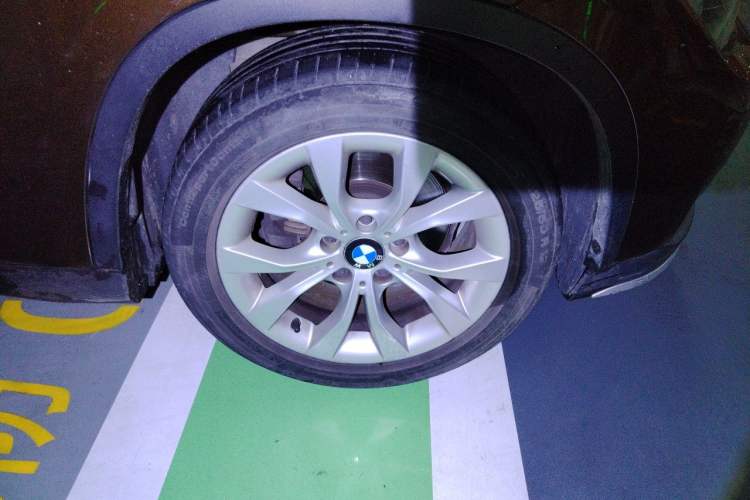 Used BMW X1 2014 sDrive18i Fashion Model Right Front Wheel Hub