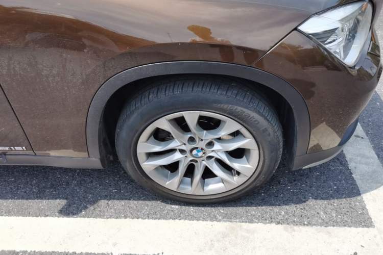 Used BMW X1 2014 sDrive18i Leading Model Right Front Wheel Hub
