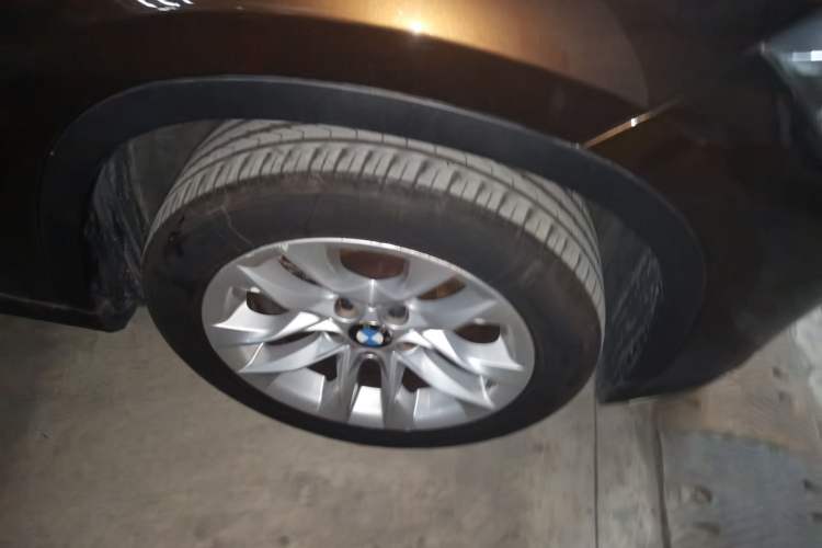 Used BMW X1 2014 sDrive18i Leading Model Right Front Wheel Hub