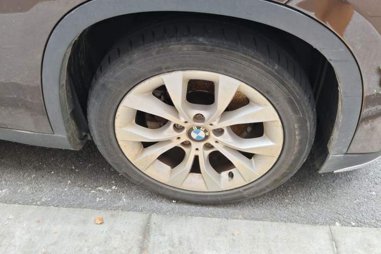 Used BMW X1 2014 sDrive18i Fashion Model Right Front Wheel Hub