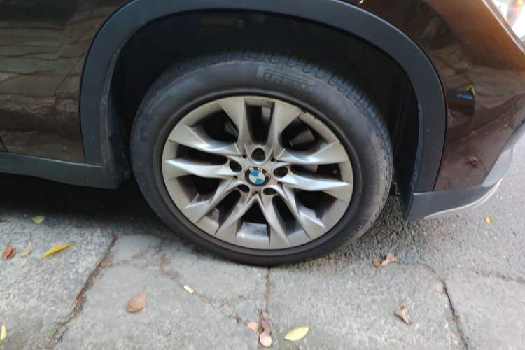 Used BMW X1 2014 sDrive18i Leading Model Right Front Wheel Hub