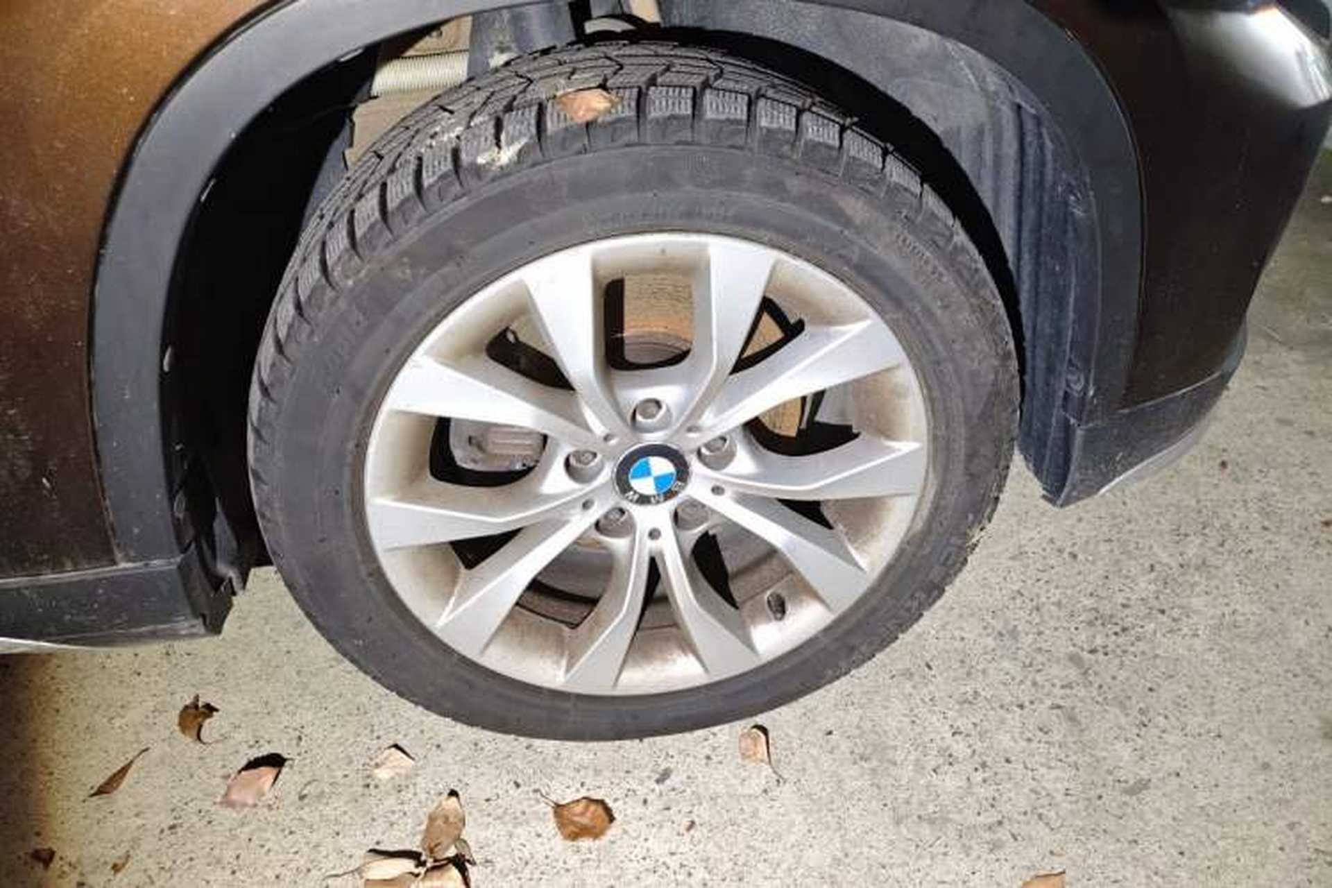 Used BMW X1 2014 sDrive18i Fashion Model Right Front Wheel Hub