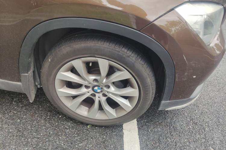 Used BMW X1 2014 sDrive18i Fashion Model Right Front Wheel Hub
