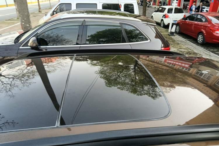 Used BMW X1 2014 sDrive18i Fashion Model Roof