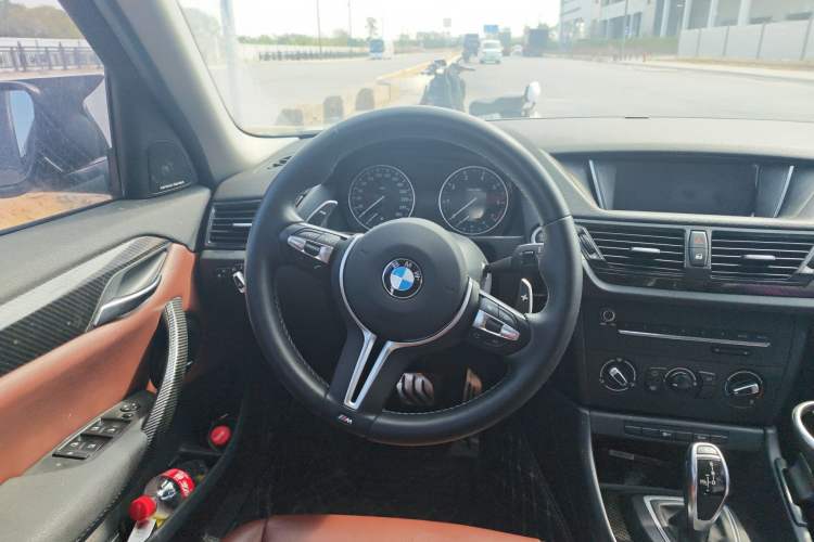 Used BMW X1 2014 sDrive18i Fashion Model Steering Wheel
