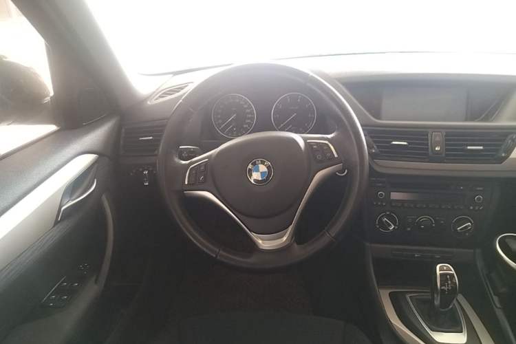 Used BMW X1 2014 sDrive18i Fashion Model Steering Wheel