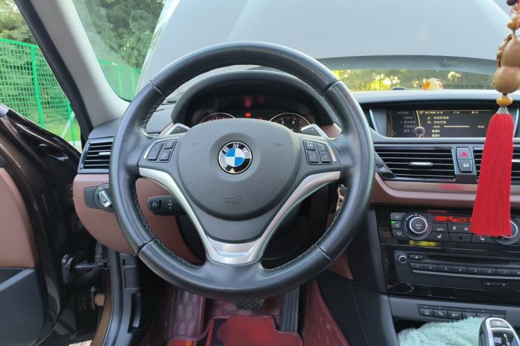 Used BMW X1 2014 xDrive20i X Design Package Steering Wheel